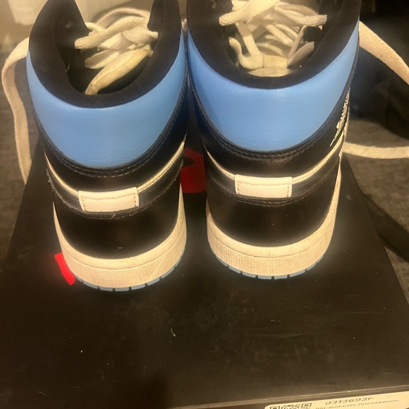 Air Jordan 1 Mid "Black/White/University Blue" sneakers size 6 like new - Picture 3 of 10